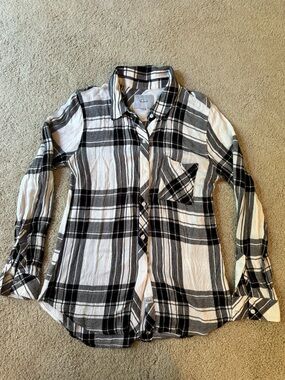 Rails women’s Black and White Plaid Button-Up Shirt